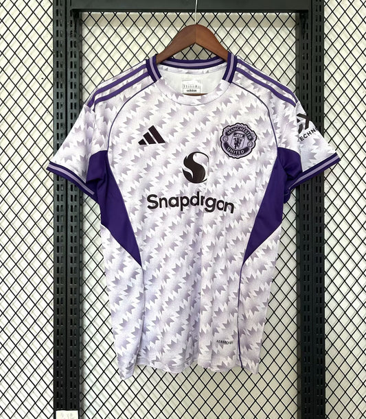 25/26 Man U away