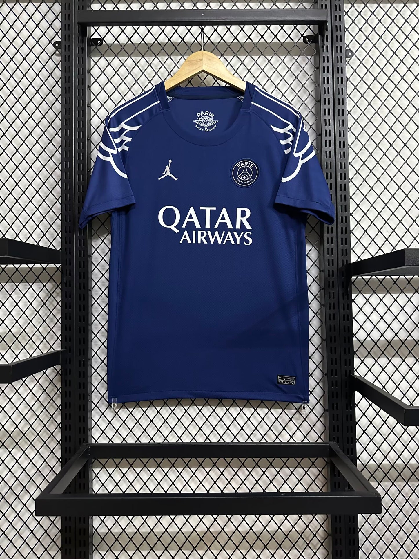 24/25 Paris Fourth away