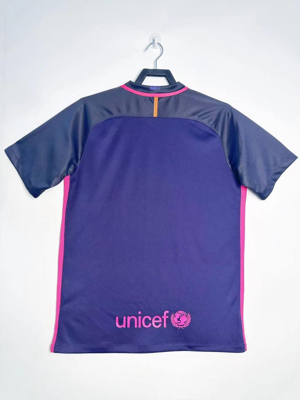 16/17 Barcelona Away